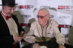 Stan Lee (performing magic for The Man!)