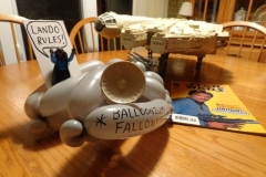 Millenium Falcon (Balloon)